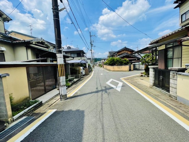 醍醐御陵西裏町|前面道路は６ｍ！
車が楽にすれ違える広さなのでお車の運転が不安な方でも安心です♪