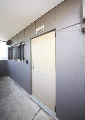 コスモタウンの玄関
