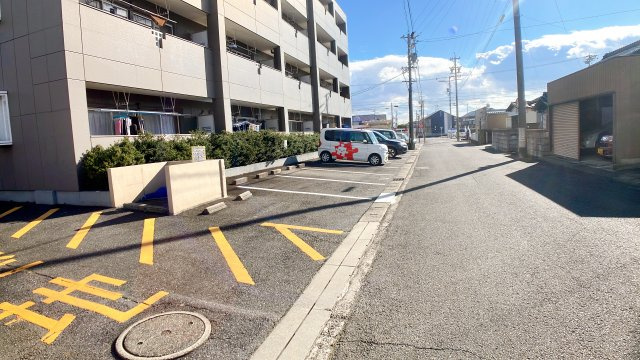 コスモタウンの駐車場