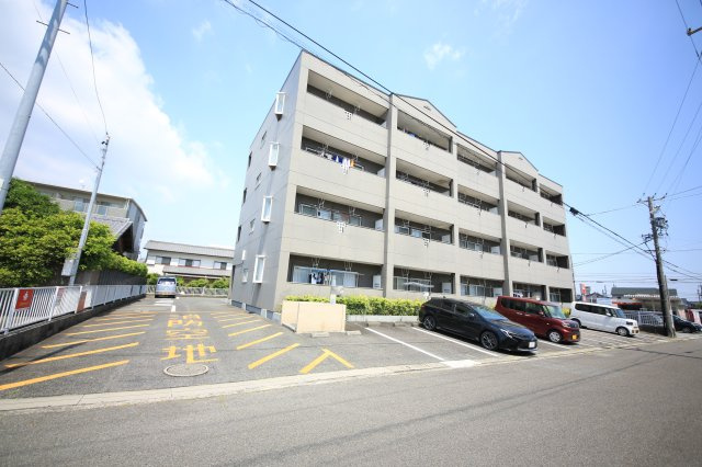 コスモタウンの駐車場