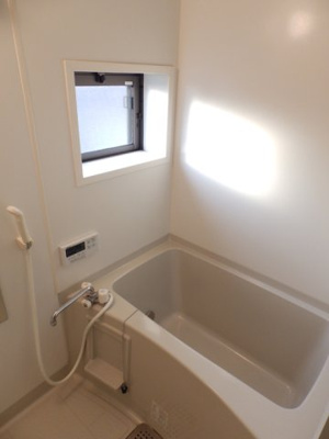 【浴室】 | セジュールプランタン A棟 | 窓有り