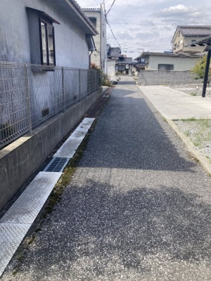 【前面道路含む現地写真】 | 長浜市春近町中古戸建