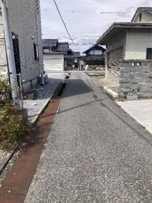 【前面道路含む現地写真】 | 長浜市春近町中古戸建