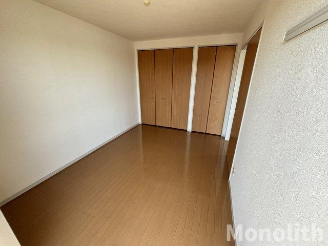 記念石台Bの洋室