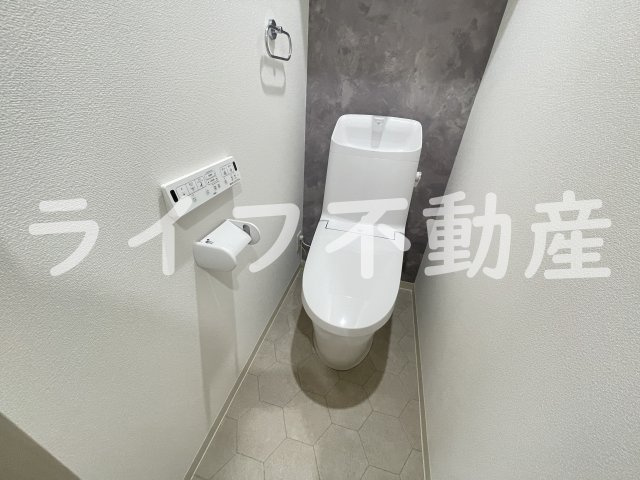 クリエオーレ菱江Ⅲのトイレ|落ち着いたトイレです