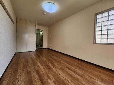 カーサヴェルデ西大路五条（旧ハイツ紅屋）の子供部屋|洋室