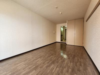 カーサヴェルデ西大路五条（旧ハイツ紅屋）の子供部屋|洋室
