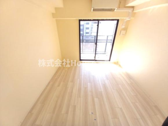 ファーストフィオーレ神戸湊町の居間・リビング