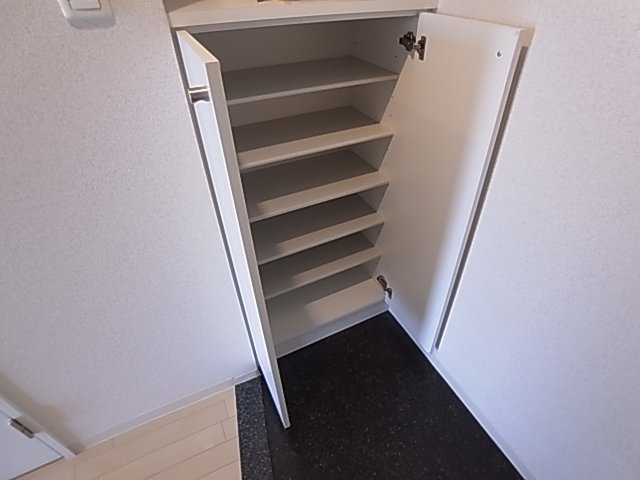 神戸市兵庫区下沢通８丁目の賃貸マンション