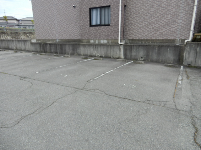 サンワプラザ福崎Ⅲの駐車場