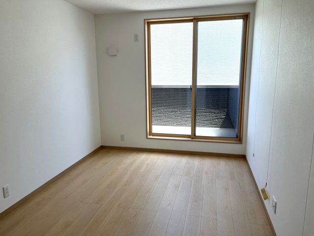 金光町佐方戸建ての洋室