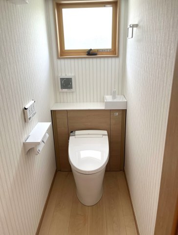 金光町佐方戸建てのトイレ