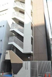 【外観】 | セピアスタジオ | 鉄筋コンクリート造のがっちりとした建物。