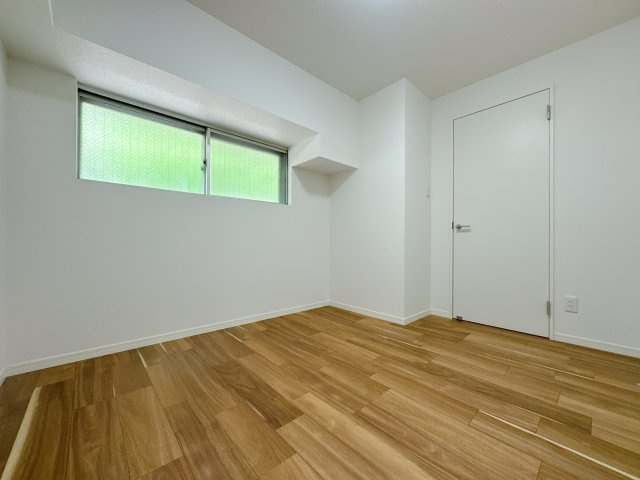 【洋室】 | 大濠ハイツ | 各居室に彩光を感じることができる開放感のある空間。自分の時間を大事にできる空間です♪