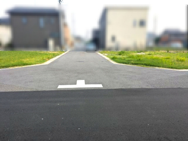 ６３７７９　大垣市本今4丁目分譲地の前面道路含む現地写真