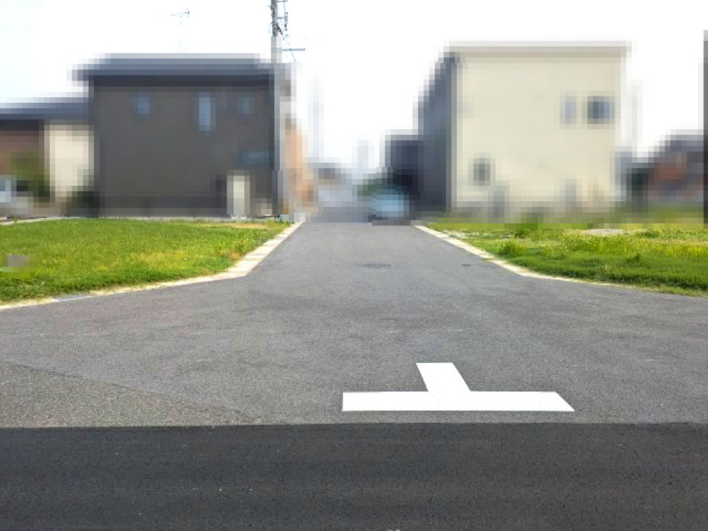 ６３７７９　大垣市本今4丁目分譲地の前面道路含む現地写真