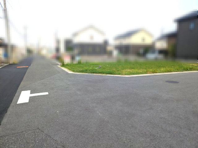 ６３７７９　大垣市本今4丁目分譲地の前面道路含む現地写真