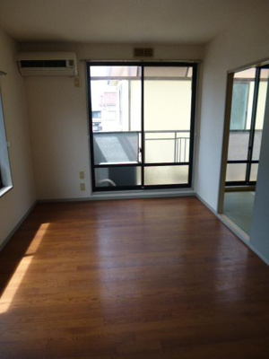 【居間・リビング】 | サンライフ鎌倉 | 洋室