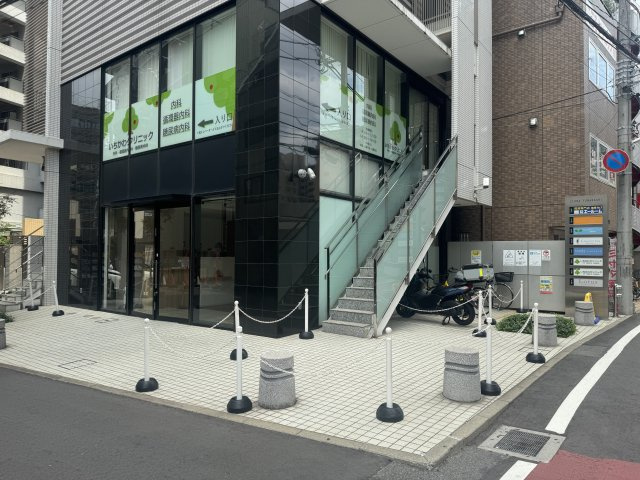ゼブラ船橋のエントランス