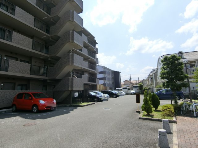 サワン東太田の駐車場