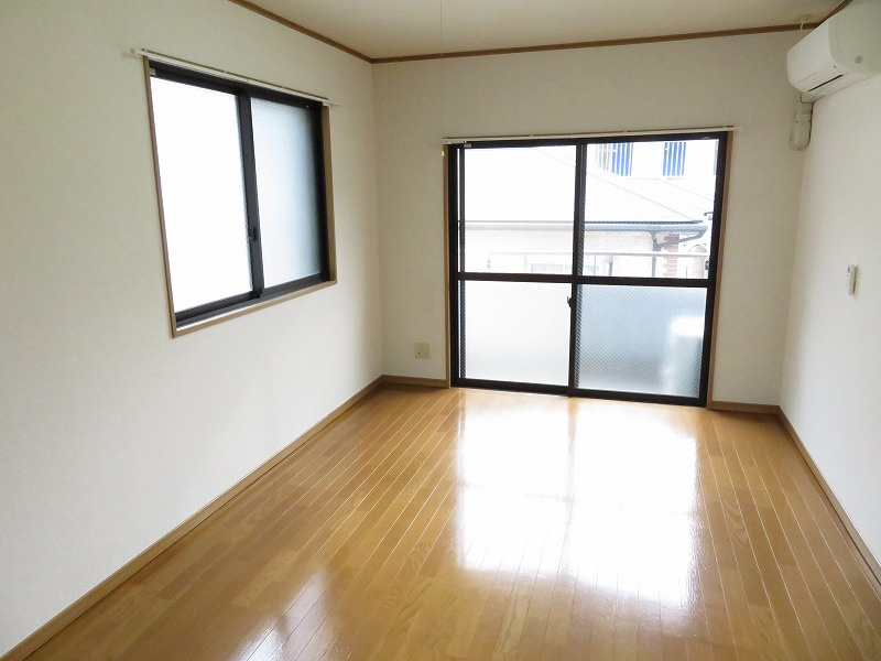 熊本市西区池田２丁目の賃貸マンションの居間・リビング