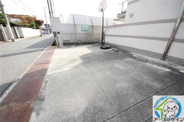 アッシュコート明石の駐車場|駐車場に車を止められます