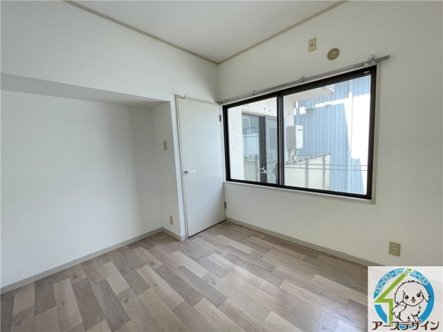 アッシュコート明石の洋室