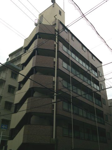 大阪市中央区粉川町の賃貸マンションの外観