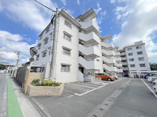 エメラルドマンション高木の外観