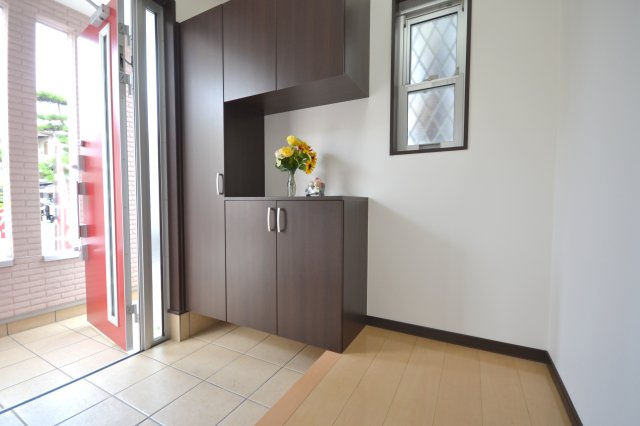 堺市北区百舌鳥梅町１丁の中古一戸建の玄関