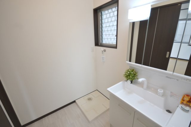 堺市北区百舌鳥梅町１丁の中古一戸建の独立洗面台