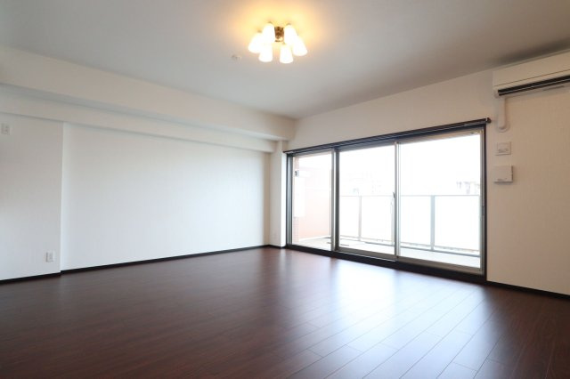 プレジオ新大阪EUROの居間・リビング