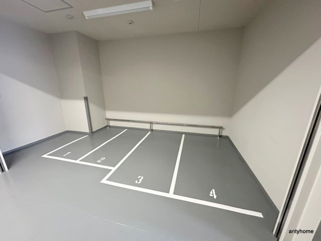 プレジオ松屋町　仲介手数料無料の駐車場