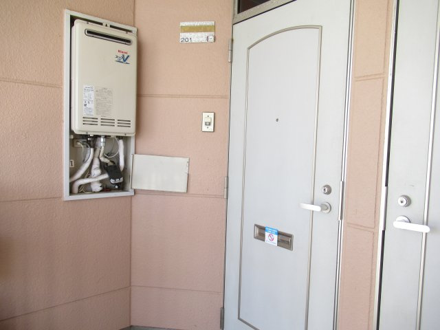 コーポSATOの玄関