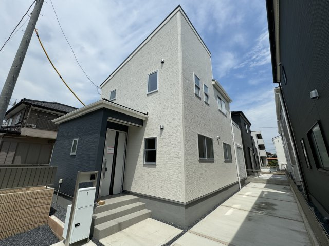 八潮市緑町２丁目新築戸建【松之木小学校：9分】の外観|1号棟外観・完成済み内覧可能です！