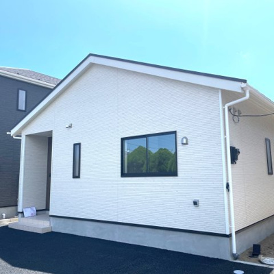 【外観】 | 神栖市知手中央第9-2号棟(平屋・防犯カメラ) | 【施工例】４ＬＤＫ　最短即日見学も可能です。お気軽にお問合せ下さい！   