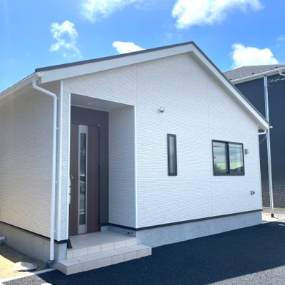 【外観】 | 神栖市知手中央第9-4号棟(平屋・防犯カメラ) | 【施工例】４ＬＤＫ　最短即日見学も可能です。お気軽にお問合せ下さい！   