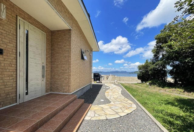 絶景の海を見渡せる平屋（西海市　大串郷の外観|アプローチもきれいです。