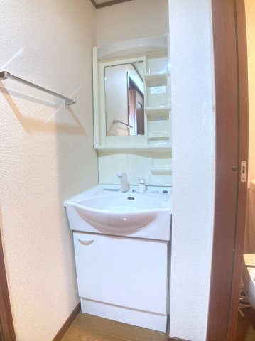 メゾン・ベルエールの洗面所