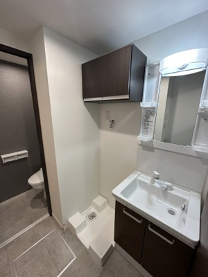 【洗面所】 | ベイルーム本厚木旭町 | 洗面所に独立洗面台・トイレ・室内洗濯機置場があります！