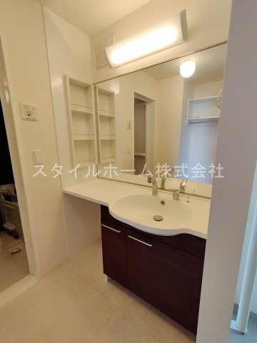 メゾン　ラ・ヴェリテBの洗面所