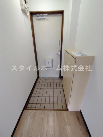 グリーンロード草間の玄関