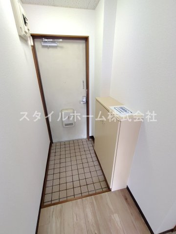 グリーンロード草間の玄関