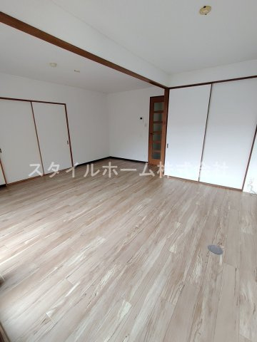 グリーンロード草間の居間・リビング