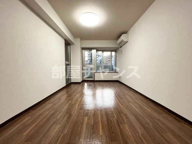 リアライズ錦の居間・リビング