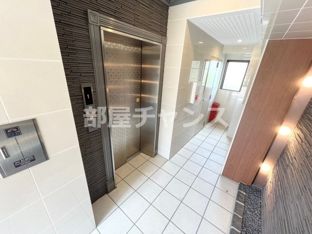 ミリオレビータ金山のロビー