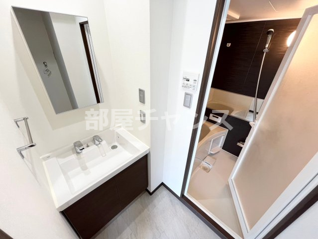 ミリオレビータ金山の独立洗面台