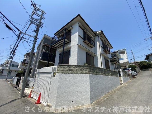 明石市朝霧台 中古戸建の外観|2024年8月。現地写真。