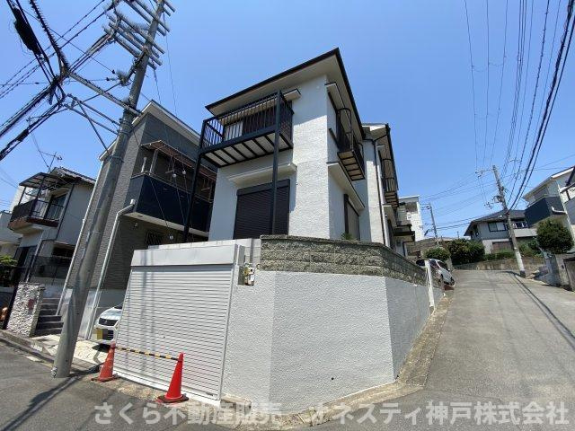 明石市朝霧台 中古戸建の外観|2024年8月。現地写真。