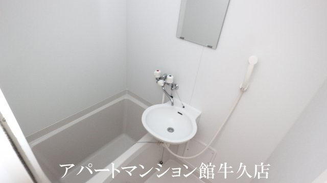 レオパレスルミエールの洗面所